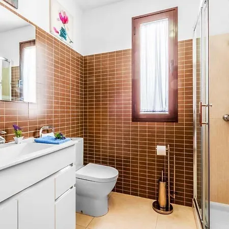 Playa Blanca Sleeps 6 Pool Air Con Wifi Willa *