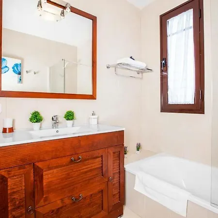 Playa Blanca Sleeps 6 Pool Air Con Wifi *