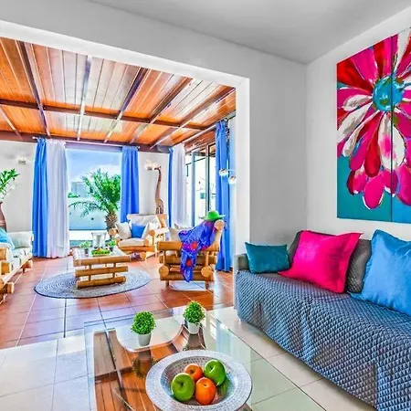 Willa Playa Blanca Sleeps 6 Pool Air Con Wifi